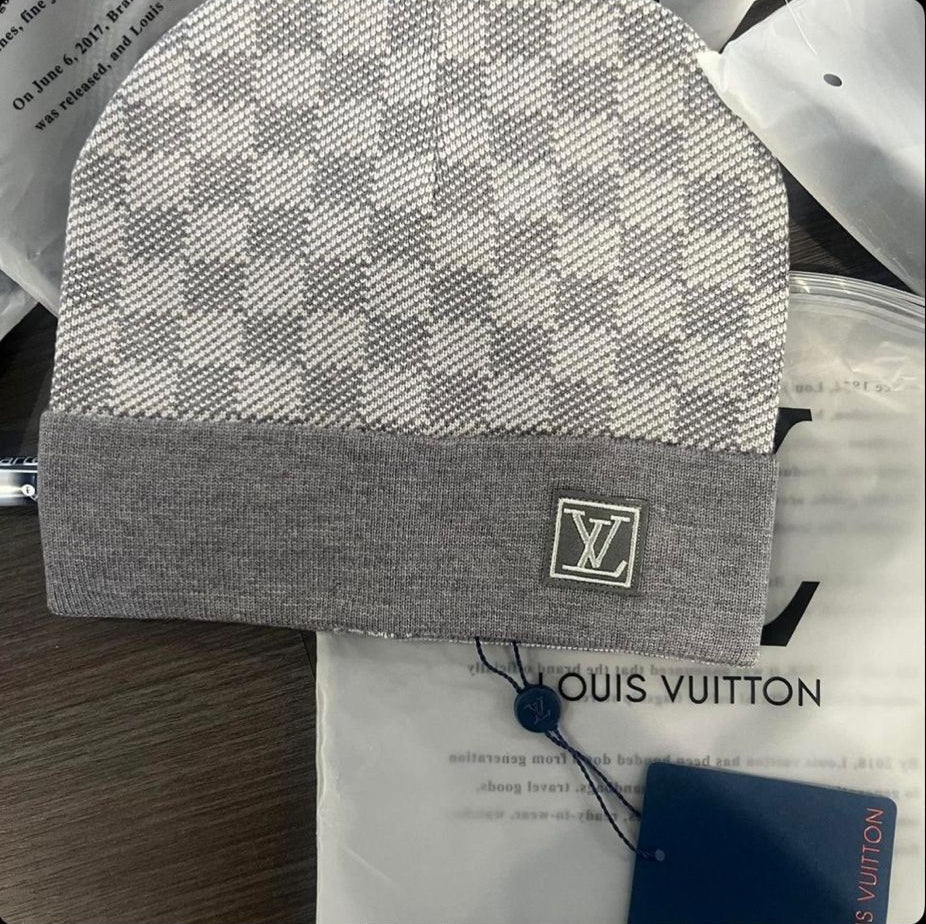 LV BEANIE GREY